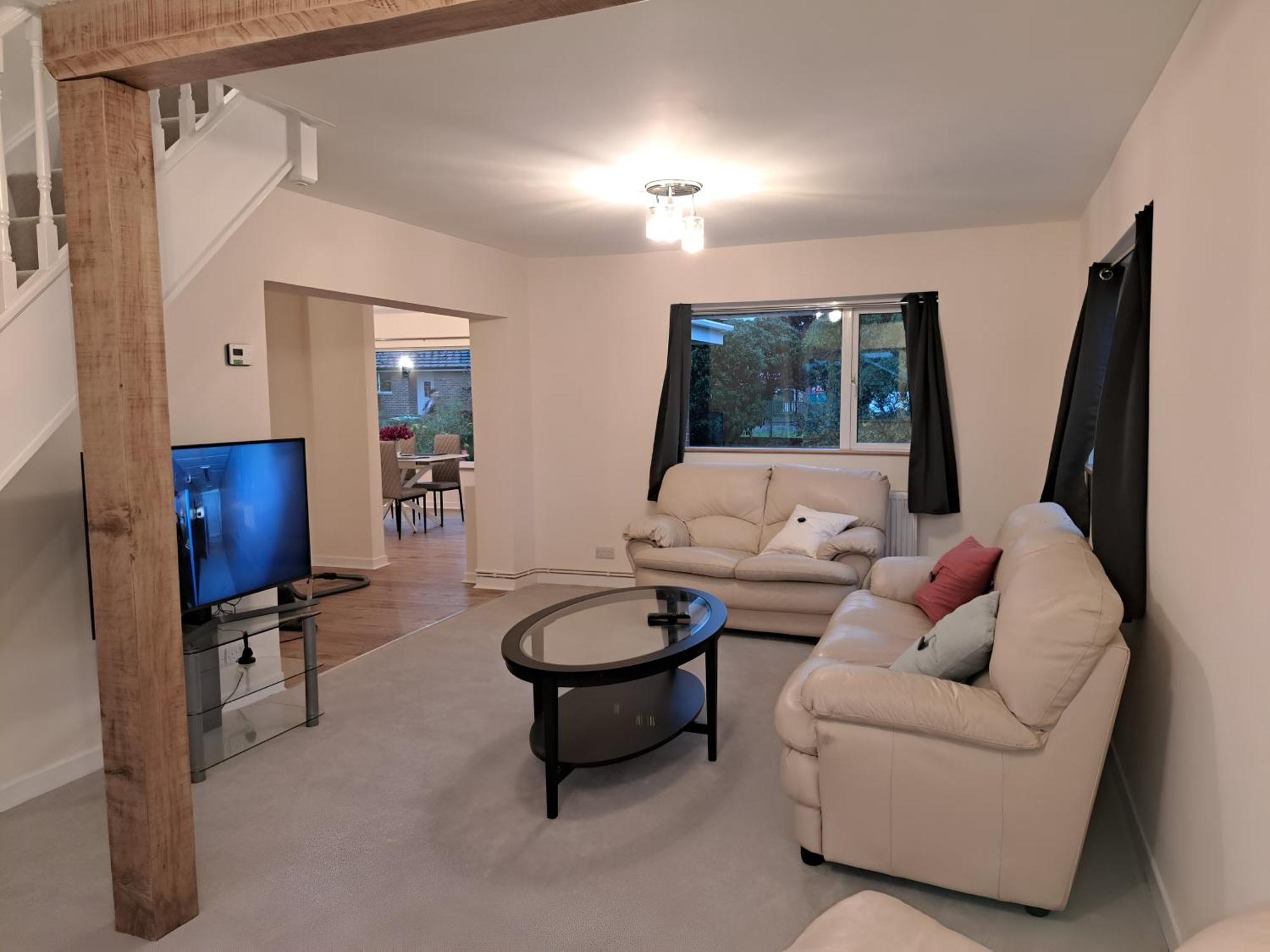 Beautiful 5 Bedroom Bungalow, Sleeps 7, In カルネ エクステリア 写真