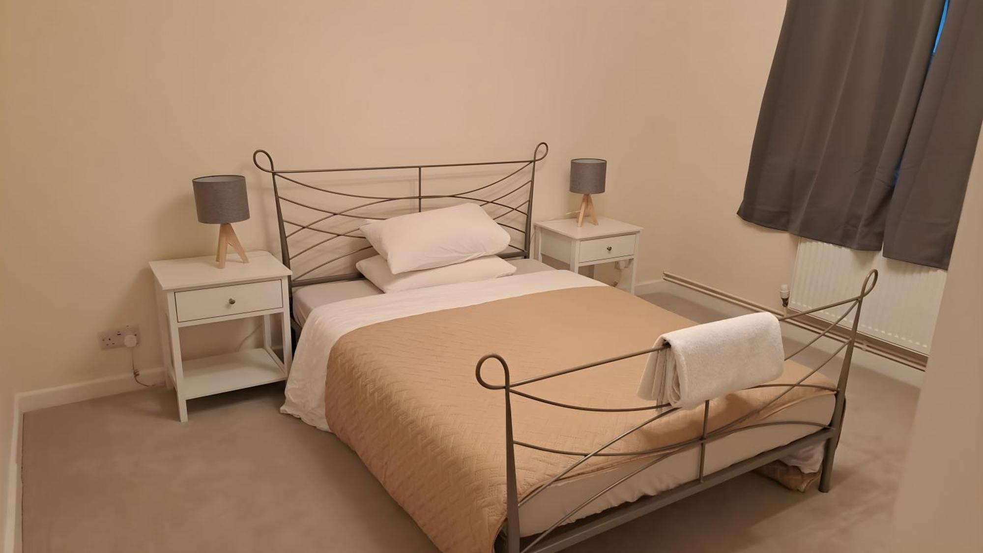 Beautiful 5 Bedroom Bungalow, Sleeps 7, In カルネ エクステリア 写真
